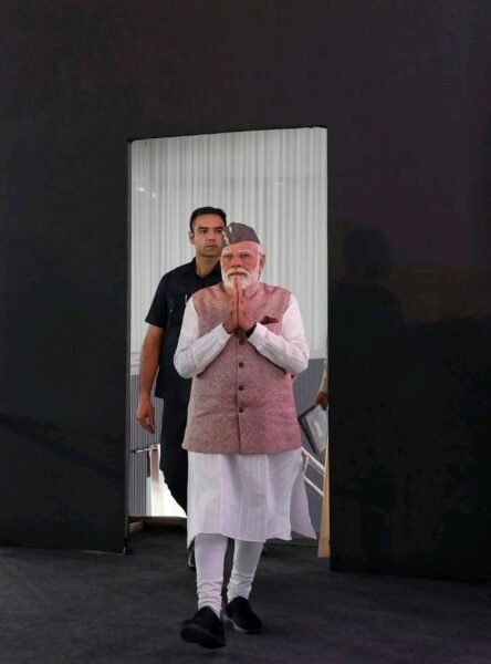 सिर पर पहाड़ी टोपी और भाषण में जगह-जगह गढ़वाली-कुमाऊंनी, जनता को भाया पीएम मोदी का ये अंदाज