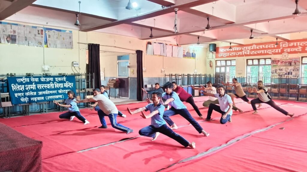 कोटद्वार : अंतर्राष्ट्रीय योग दिवस पर सरस्वती विद्या मंदिर में योगाभ्यास एवं ऑनलाइन क्विज का आयोजन