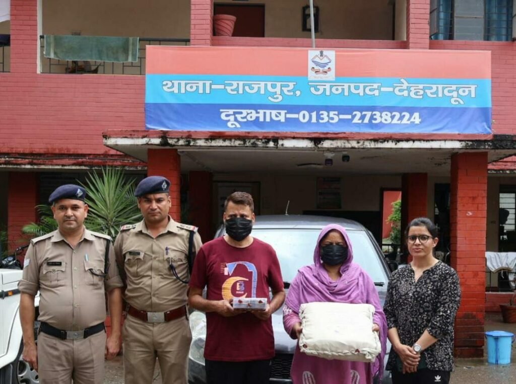 दून पुलिस का बड़ा खुलासा, राजपुर शोरूम चोरी कांड में महिला समेत दो आरोपी दिल्ली से गिरफ्तार