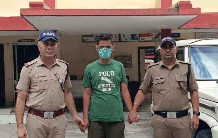 पौड़ी गढ़वाल : फर्जी डिग्री बनाने वाला गिरफ्तार