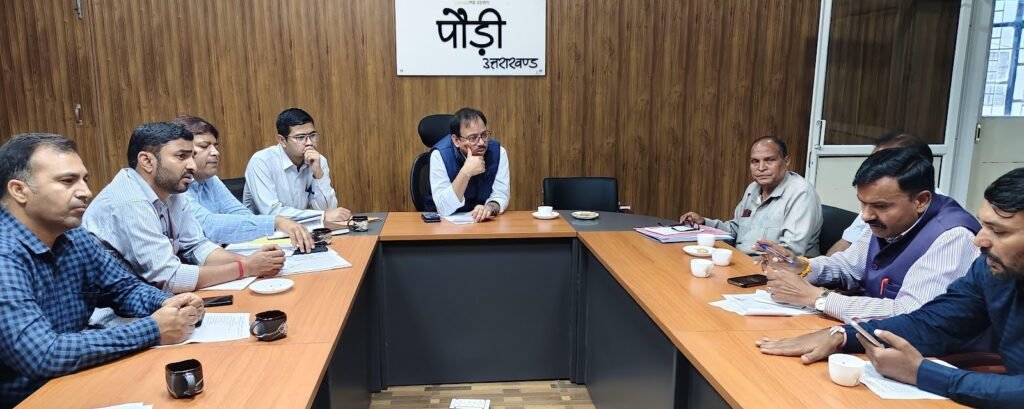पौड़ी गढ़वाल : अनुसूचित जाति/अनुसूचित जनजाति अत्याचार निवारण अधिनियम के क्रियान्वयन को लेकर जिला स्तरीय समिति की बैठक आयोजित