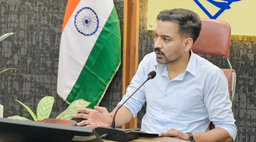 भारी से अत्यंत भारी बारिश के चेतावनी, देहरादून जिला प्रशासन हाई अलर्ट; डीएम के निर्देश- क्यूआरटी, आपदा प्रबंधन तंत्र और राहत एजेंसियां 24 घंटे रहे सक्रिय