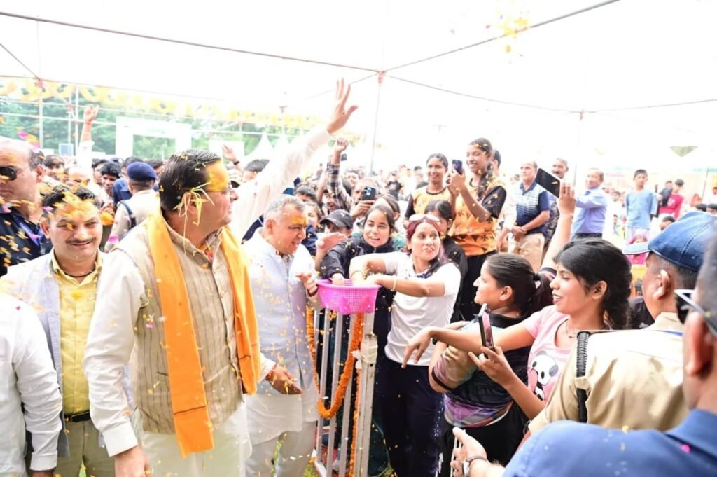 मुख्यमंत्री धामी के नेतृत्व में ‘जन-जन की सरकार, जन-जन के द्वार’ अभियान से आमजन तक पहुंच रहीं सरकारी सेवाएं